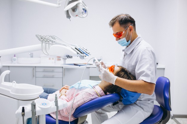 Odontología. Una profesión mayoritariamente masculina y vocacional